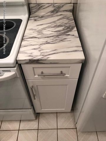 171 Amberly Drive H, Manalapan, NJ 07726