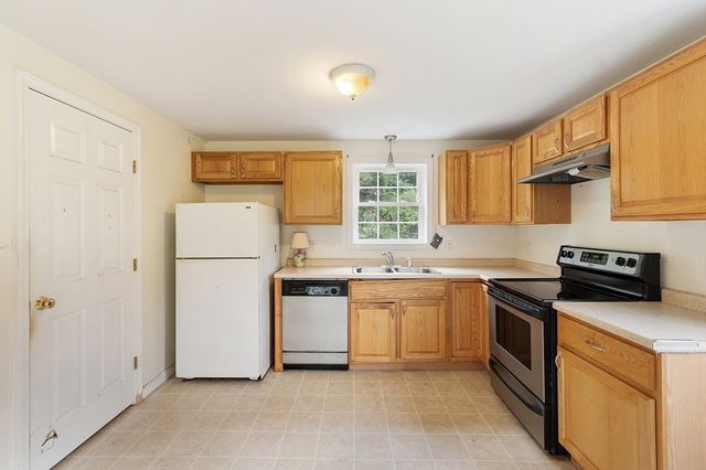 46 Woodlawn Ave, Winchendon, MA 01475