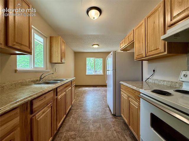 1854 Saratoga Drive, Colorado Springs, CO 80910