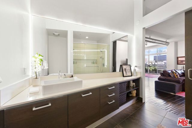13320 Beach Avenue 103, Marina Del Rey, CA 90292