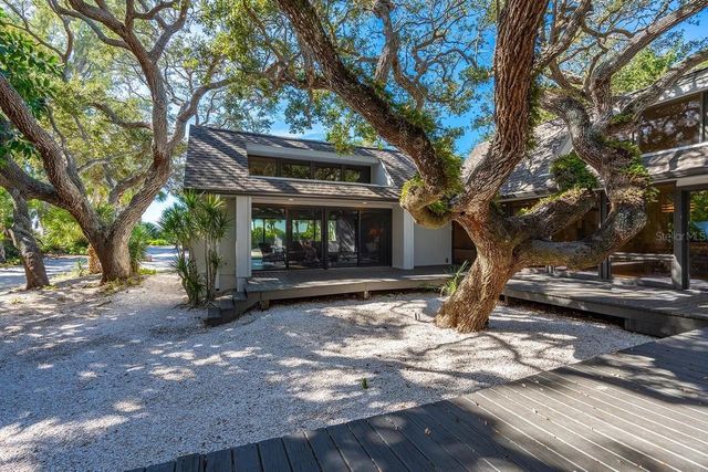 854 N CASEY KEY ROAD, Osprey, FL 34229