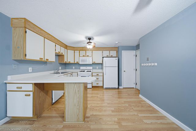 5 Knights Bridge Drive K208, Nashua, NH 03063