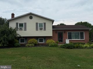 56 WINGERT RD, Wyomissing, PA 19610