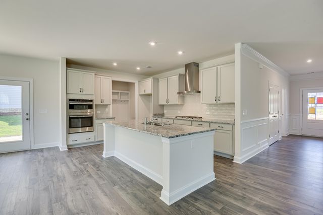 525 Hacienda Court, Sumter, SC 29150