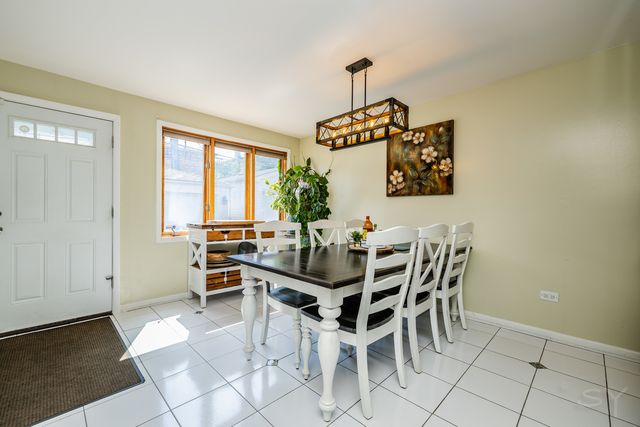 3631 N PACIFIC Avenue, Chicago, IL 60634