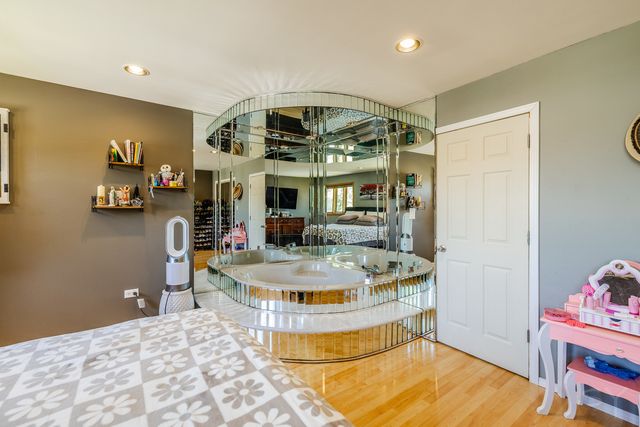 3631 N PACIFIC Avenue, Chicago, IL 60634