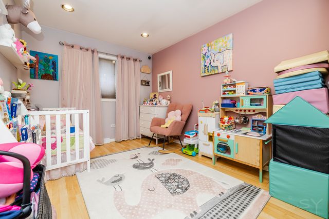 3631 N PACIFIC Avenue, Chicago, IL 60634