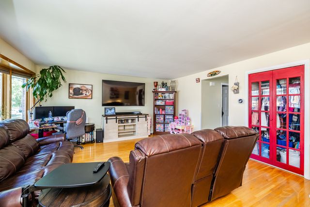 3631 N PACIFIC Avenue, Chicago, IL 60634