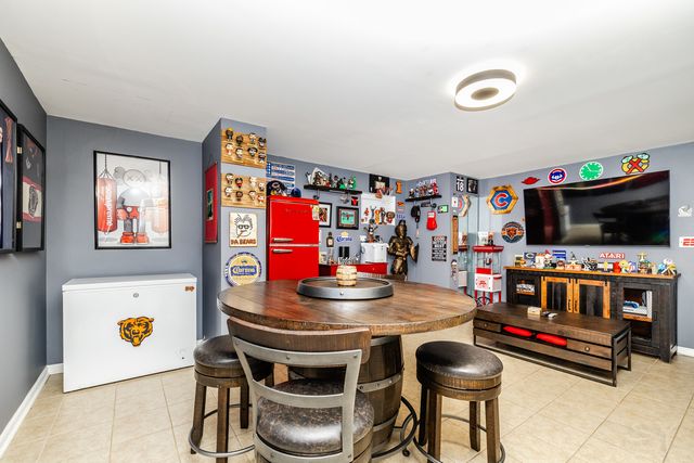 3631 N PACIFIC Avenue, Chicago, IL 60634
