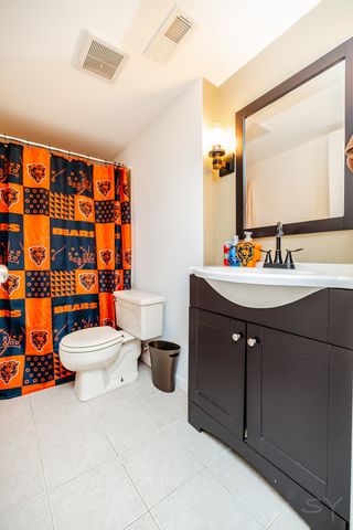 3631 N PACIFIC Avenue, Chicago, IL 60634