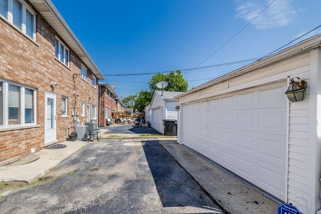 3631 N PACIFIC Avenue, Chicago, IL 60634