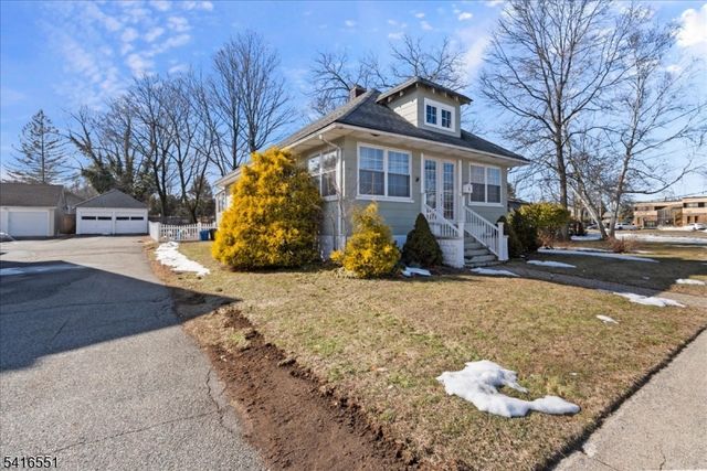 6 Center St, Pompton Lakes Boro, NJ 07442