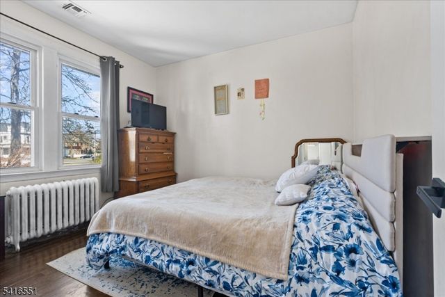 6 Center St, Pompton Lakes Boro, NJ 07442