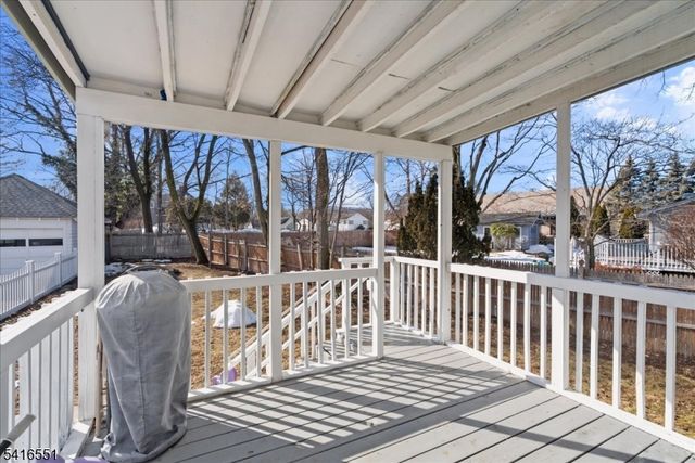 6 Center St, Pompton Lakes Boro, NJ 07442