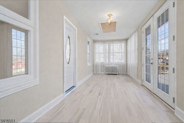 6 Center St, Pompton Lakes Boro, NJ 07442