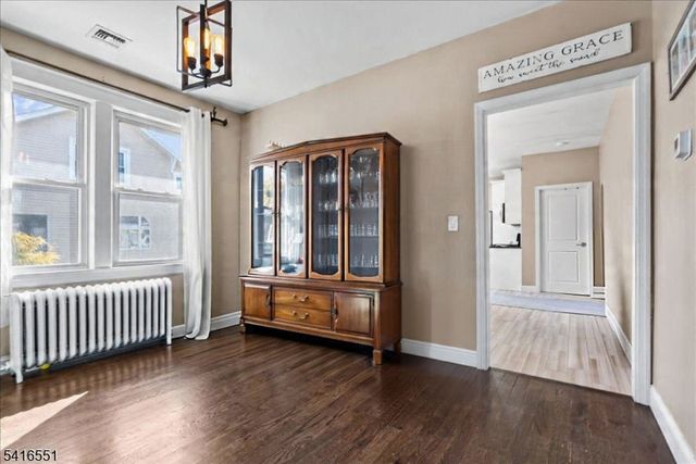 6 Center St, Pompton Lakes Boro, NJ 07442