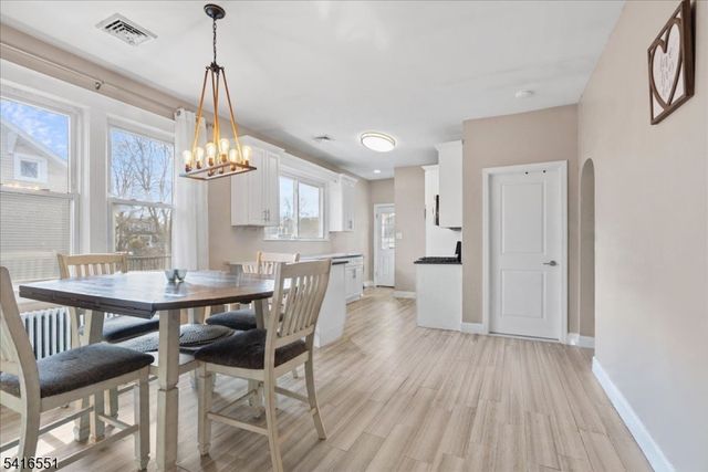 6 Center St, Pompton Lakes Boro, NJ 07442