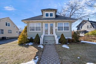 6 Center St, Pompton Lakes Boro, NJ 07442