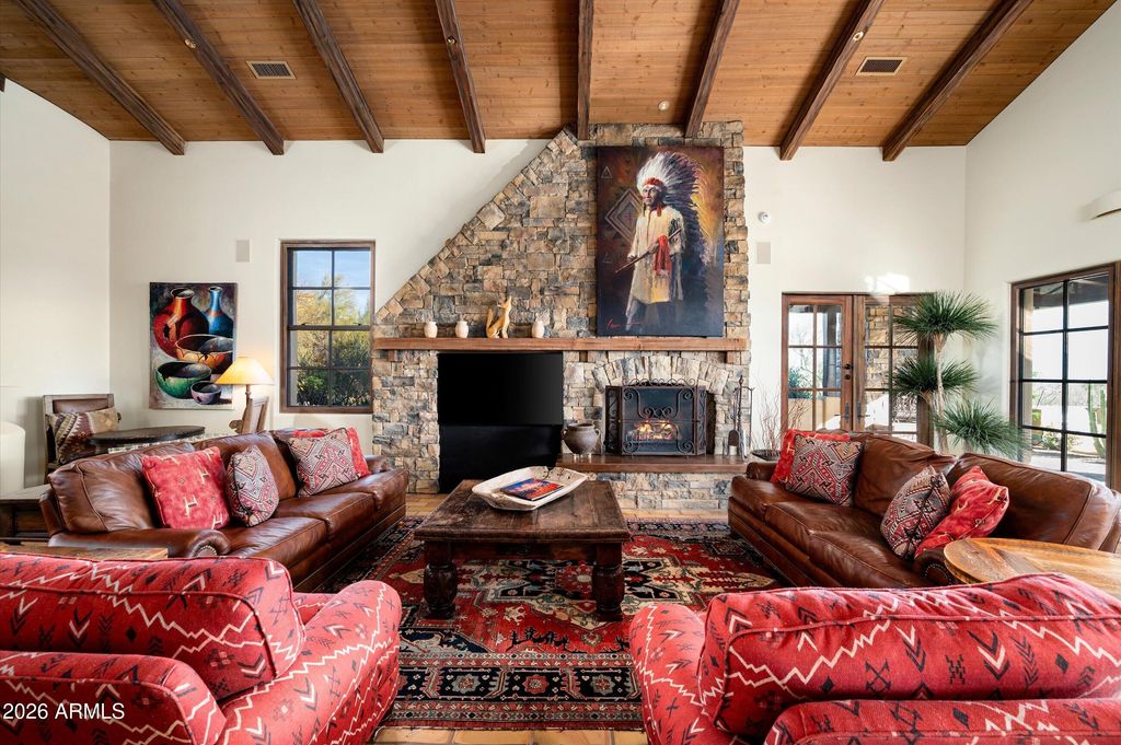 Image 10 of property listing at 42144 N SAGUARO FOREST Drive, Scottsdale, AZ 85262