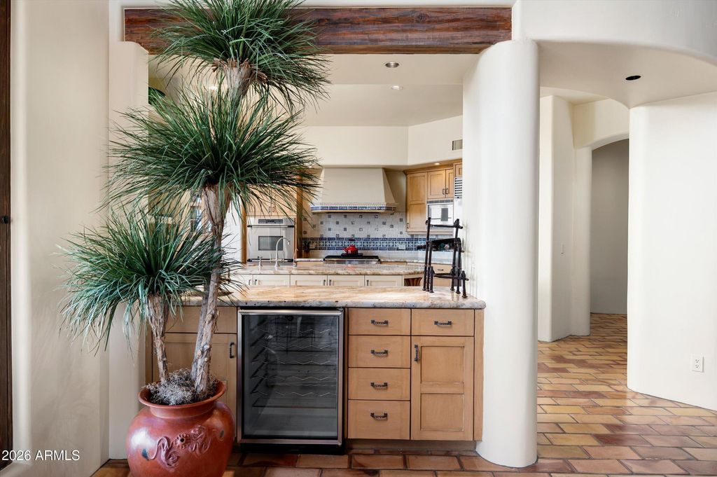 Image 13 of property listing at 42144 N SAGUARO FOREST Drive, Scottsdale, AZ 85262