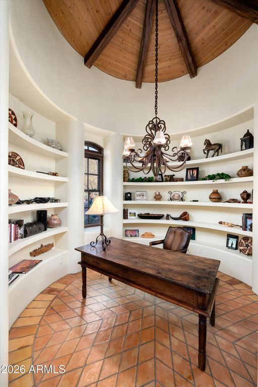 Image 25 of property listing at 42144 N SAGUARO FOREST Drive, Scottsdale, AZ 85262