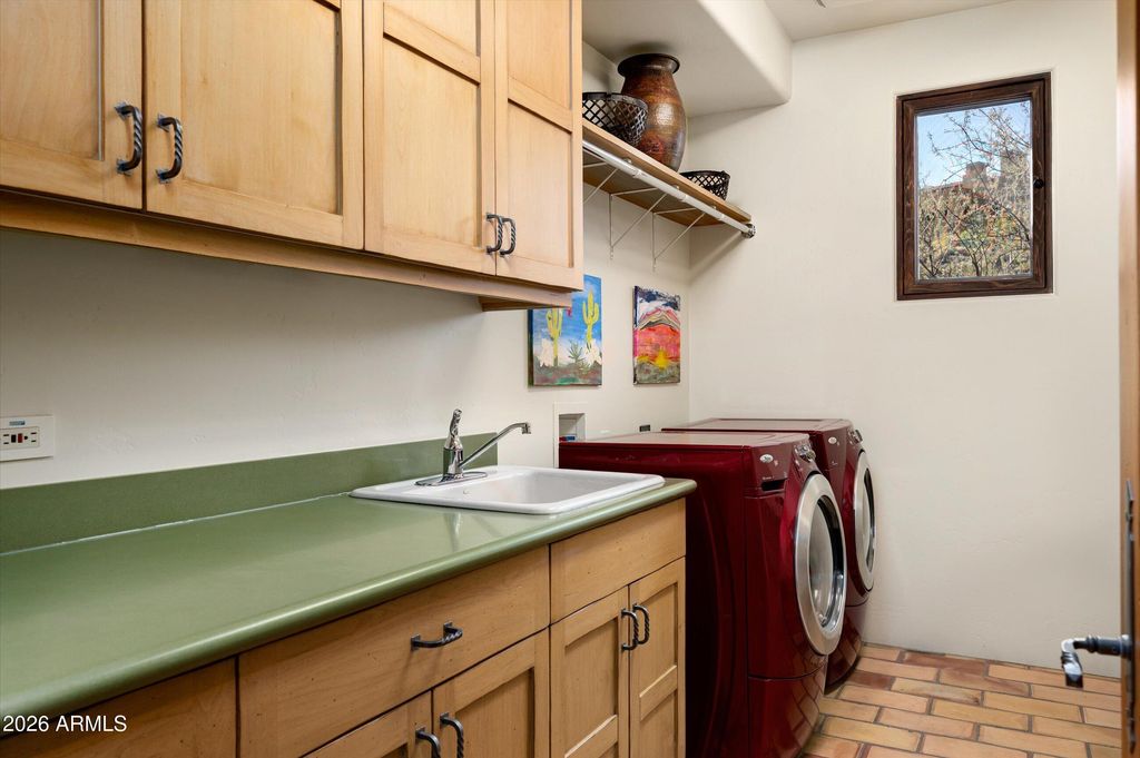 Image 31 of property listing at 42144 N SAGUARO FOREST Drive, Scottsdale, AZ 85262