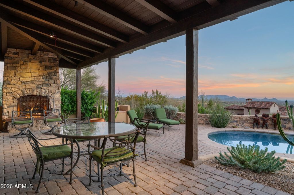 Image 37 of property listing at 42144 N SAGUARO FOREST Drive, Scottsdale, AZ 85262