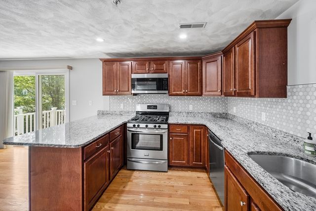1 Olson St 17, Wilmington, MA 01887