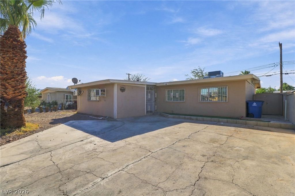 2521 Perliter Avenue, North Las Vegas, NV 89030 — photo 2