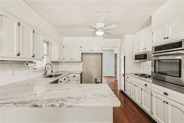 2080 Castle Lake Drive, Tyrone, GA 30290