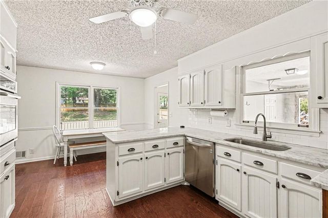 2080 Castle Lake Drive, Tyrone, GA 30290
