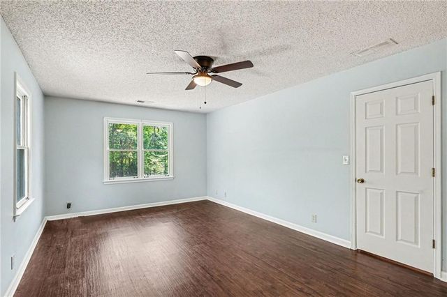 2080 Castle Lake Drive, Tyrone, GA 30290