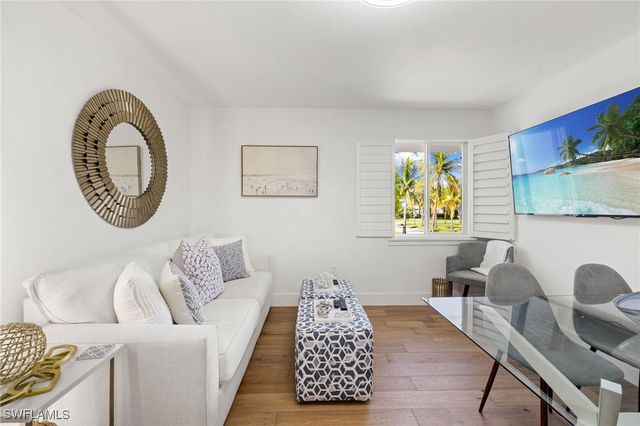 175 Fifth Avenue S 204, Naples, FL 34102