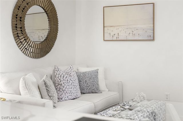 175 Fifth Avenue S 204, Naples, FL 34102