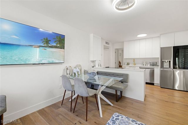 175 Fifth Avenue S 204, Naples, FL 34102