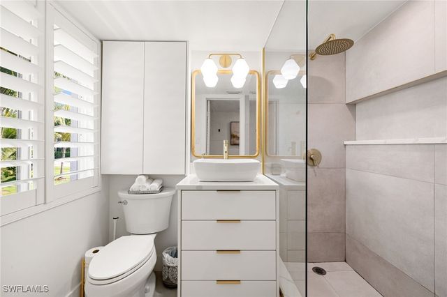 175 Fifth Avenue S 204, Naples, FL 34102