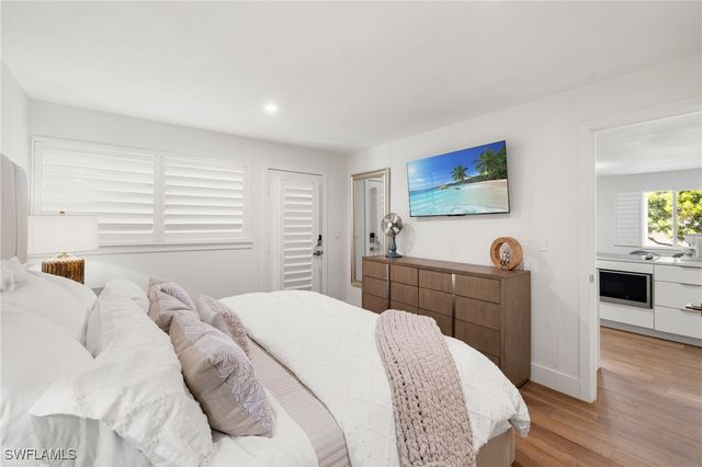 175 Fifth Avenue S 204, Naples, FL 34102