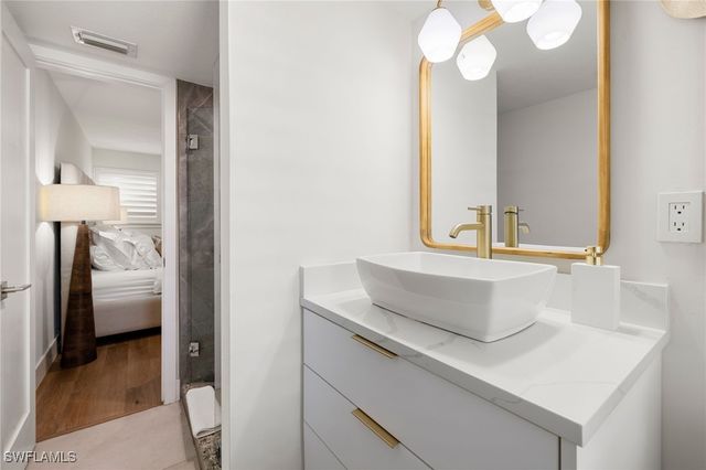 175 Fifth Avenue S 204, Naples, FL 34102