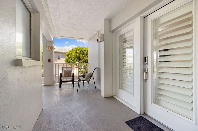 175 Fifth Avenue S 204, Naples, FL 34102