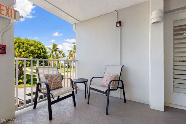 175 Fifth Avenue S 204, Naples, FL 34102