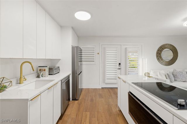 175 Fifth Avenue S 204, Naples, FL 34102