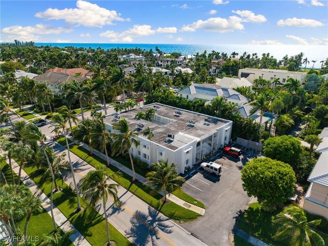 175 Fifth Avenue S 204, Naples, FL 34102