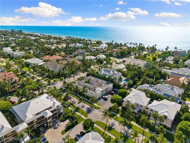 175 Fifth Avenue S 204, Naples, FL 34102