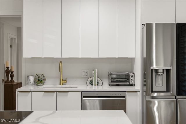 175 Fifth Avenue S 204, Naples, FL 34102