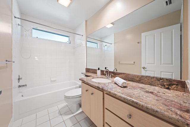 8404 Chapman Oak Court, Palm Beach Gardens, FL 33410