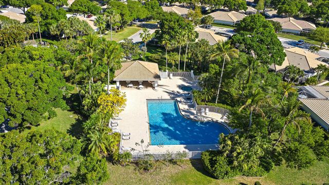 8404 Chapman Oak Court, Palm Beach Gardens, FL 33410