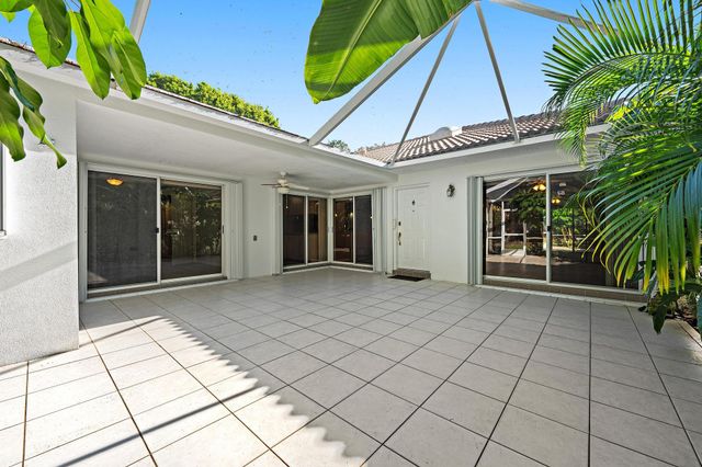 8404 Chapman Oak Court, Palm Beach Gardens, FL 33410