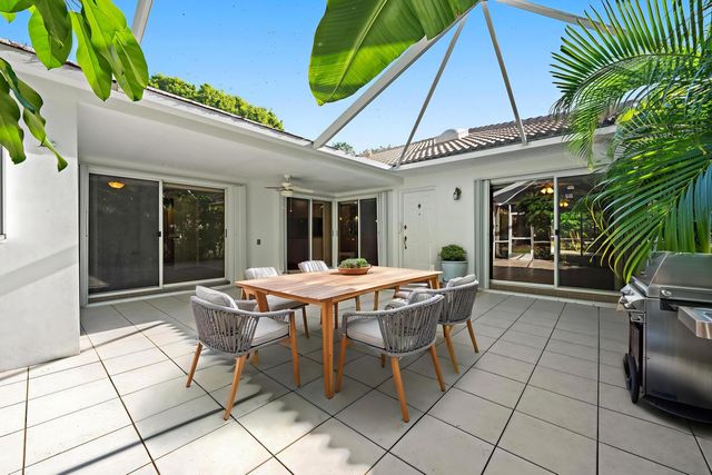 8404 Chapman Oak Court, Palm Beach Gardens, FL 33410