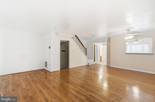 2929 HOBBLEBUSH CT, Lanham, MD 20706