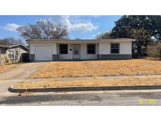4305 Carmel Avenue, Fort Worth, TX 76119